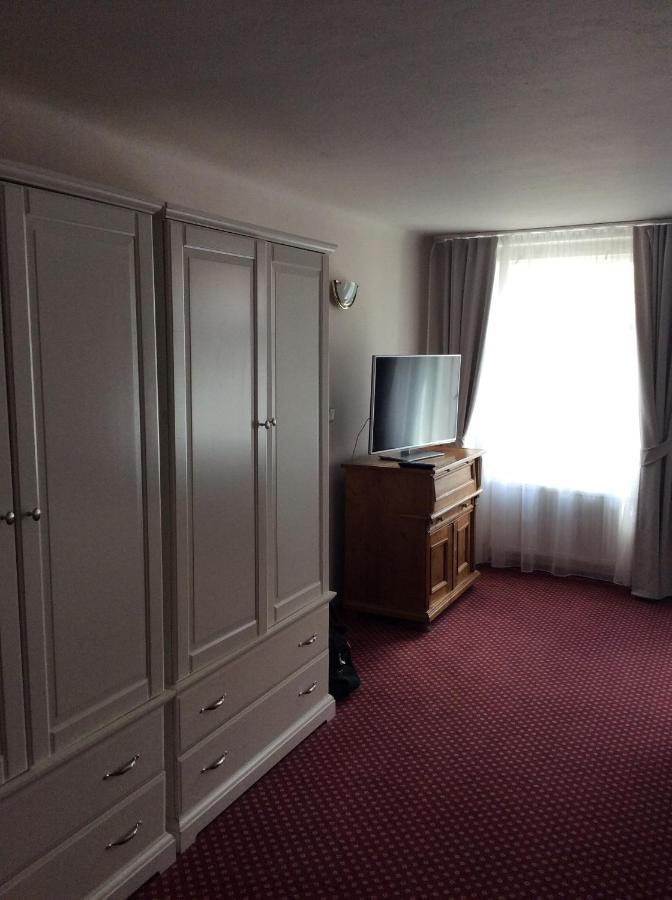 Hotel U Zlateho Andela Пардубице Екстериор снимка